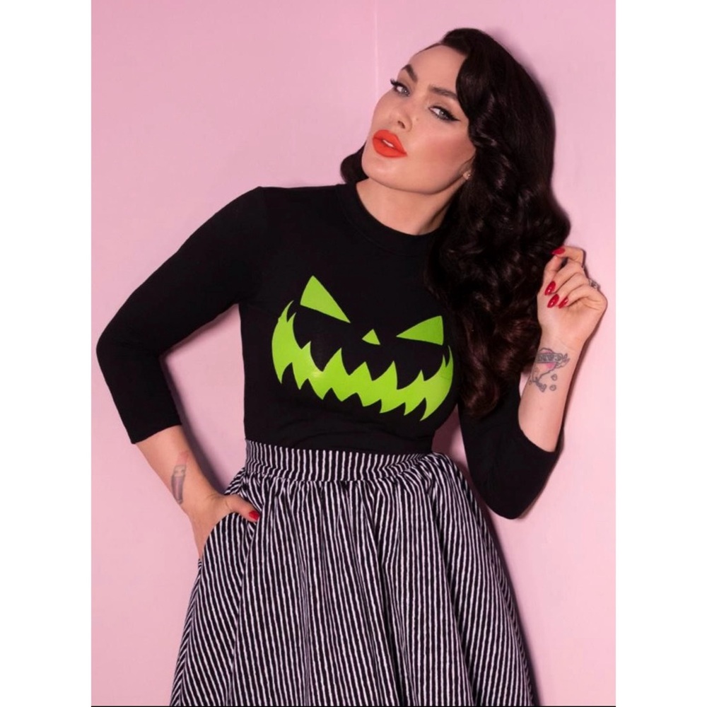 PUMPKIN KING GLOW IN THE DARK 3/4 SLEEVE TOP IN BLACK - VIXEN BY MICHELINE PITT